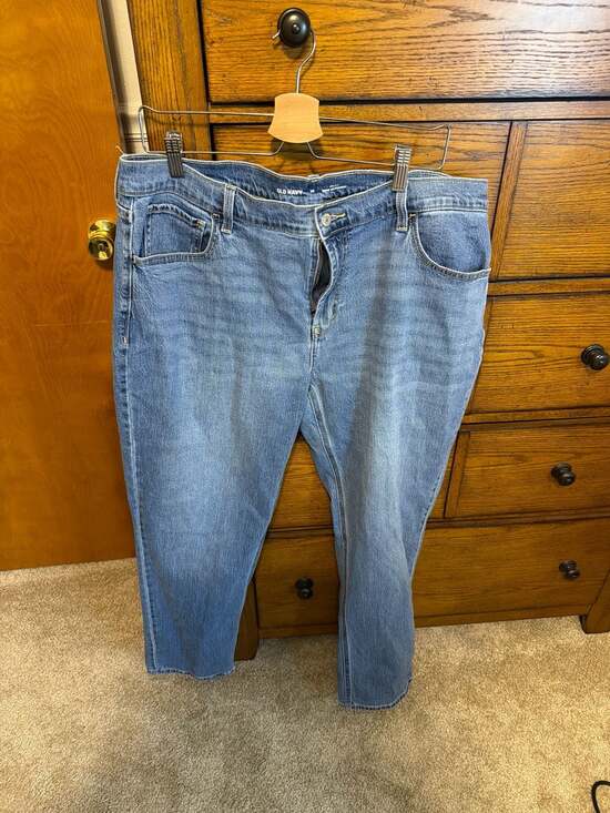 Old Navy Denim - Old Navy Mid-Rise Wow Boyfriend Jeans Size 16